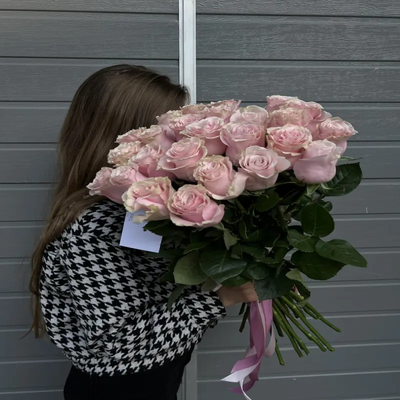 Buchet monofloral din 25 de trandafiri Pink Mondial