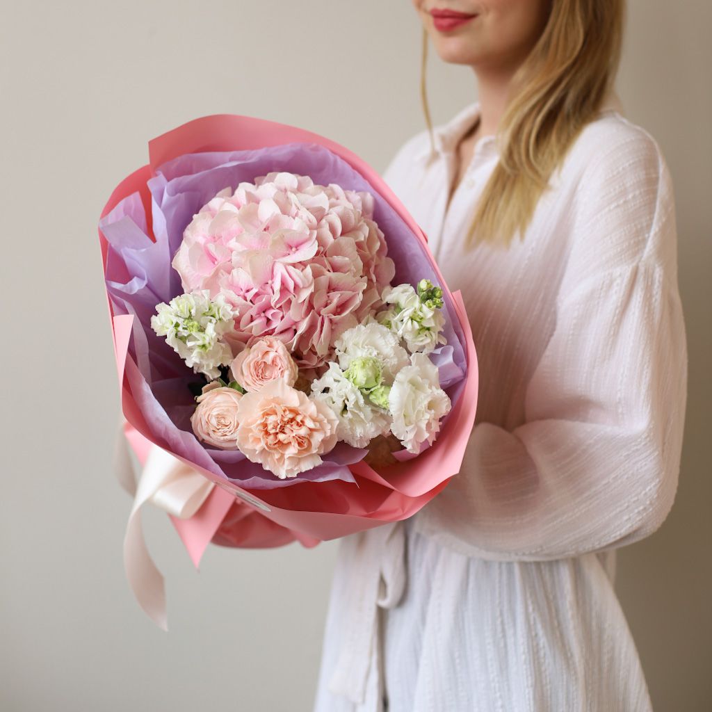 Bouquet with hydrangea «Factura»