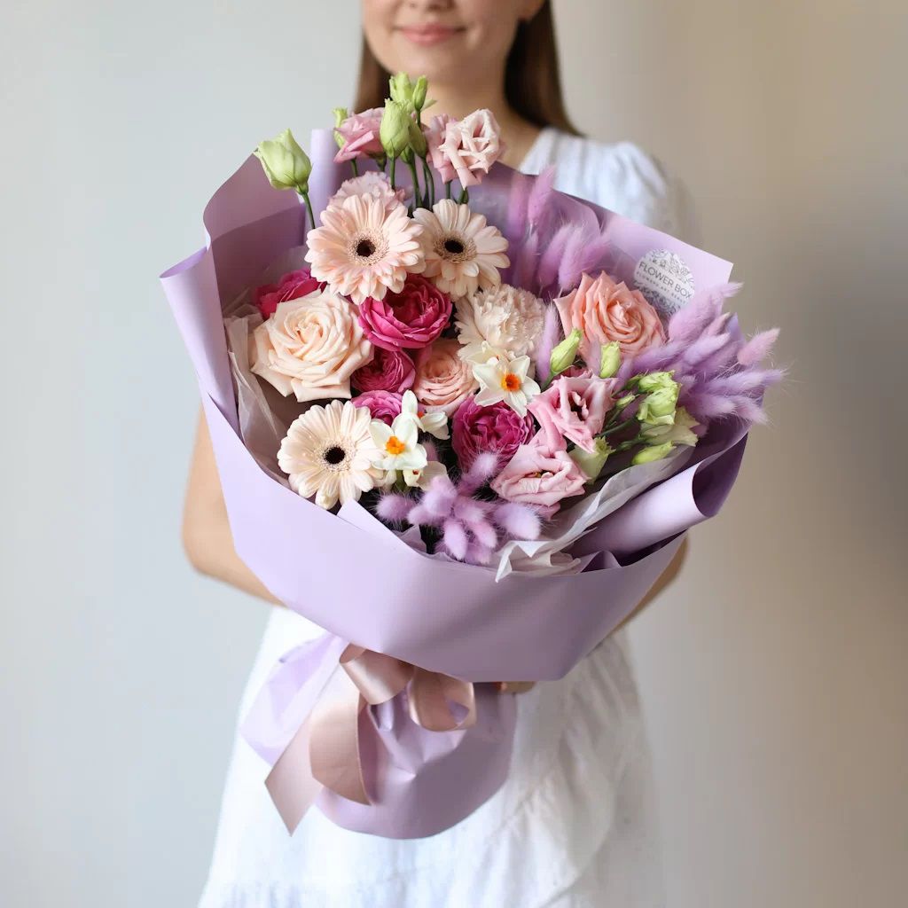 Mixed bouquet with lagurus 'Sephora'