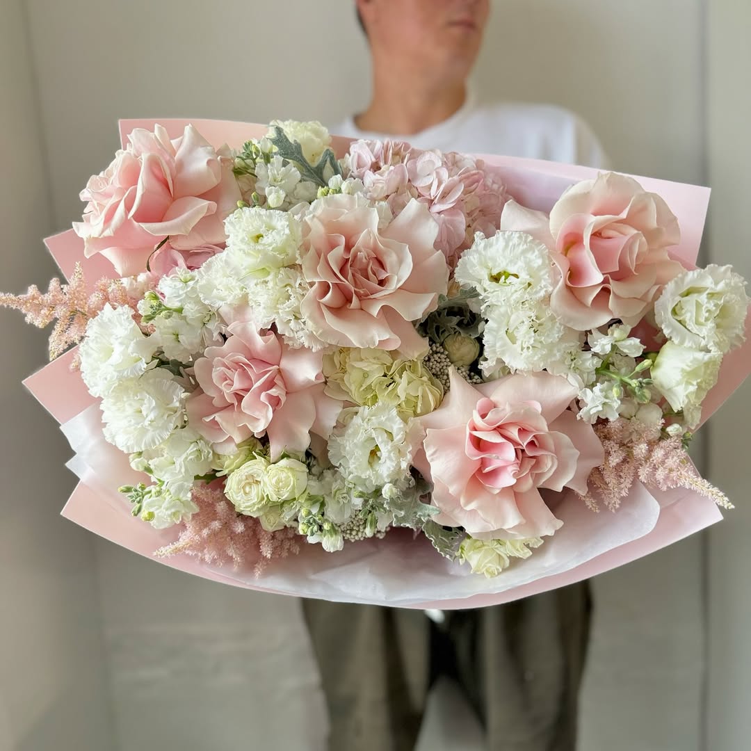 Mixed bouquet "Erosia"