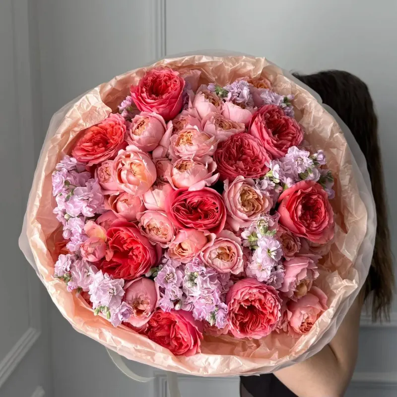 Buchet personalizat din trandafiri Juliet și Pink Expression „Sonnet”