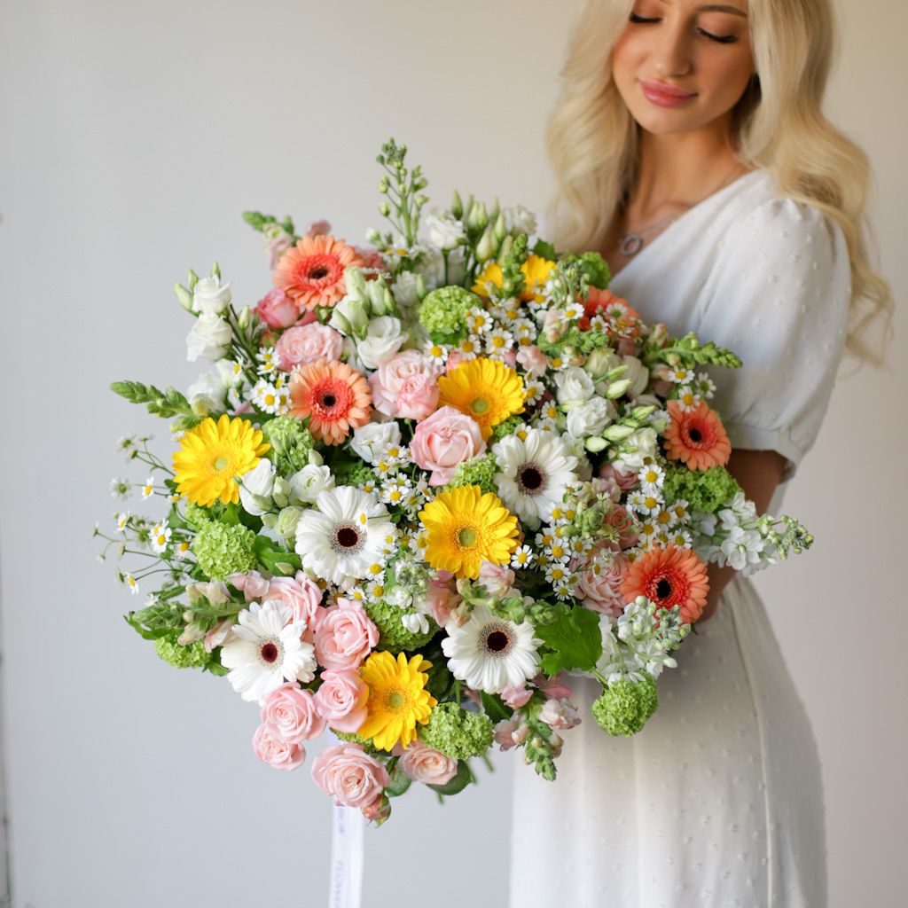 Buchet asortat de vară personalizat „Emilia”