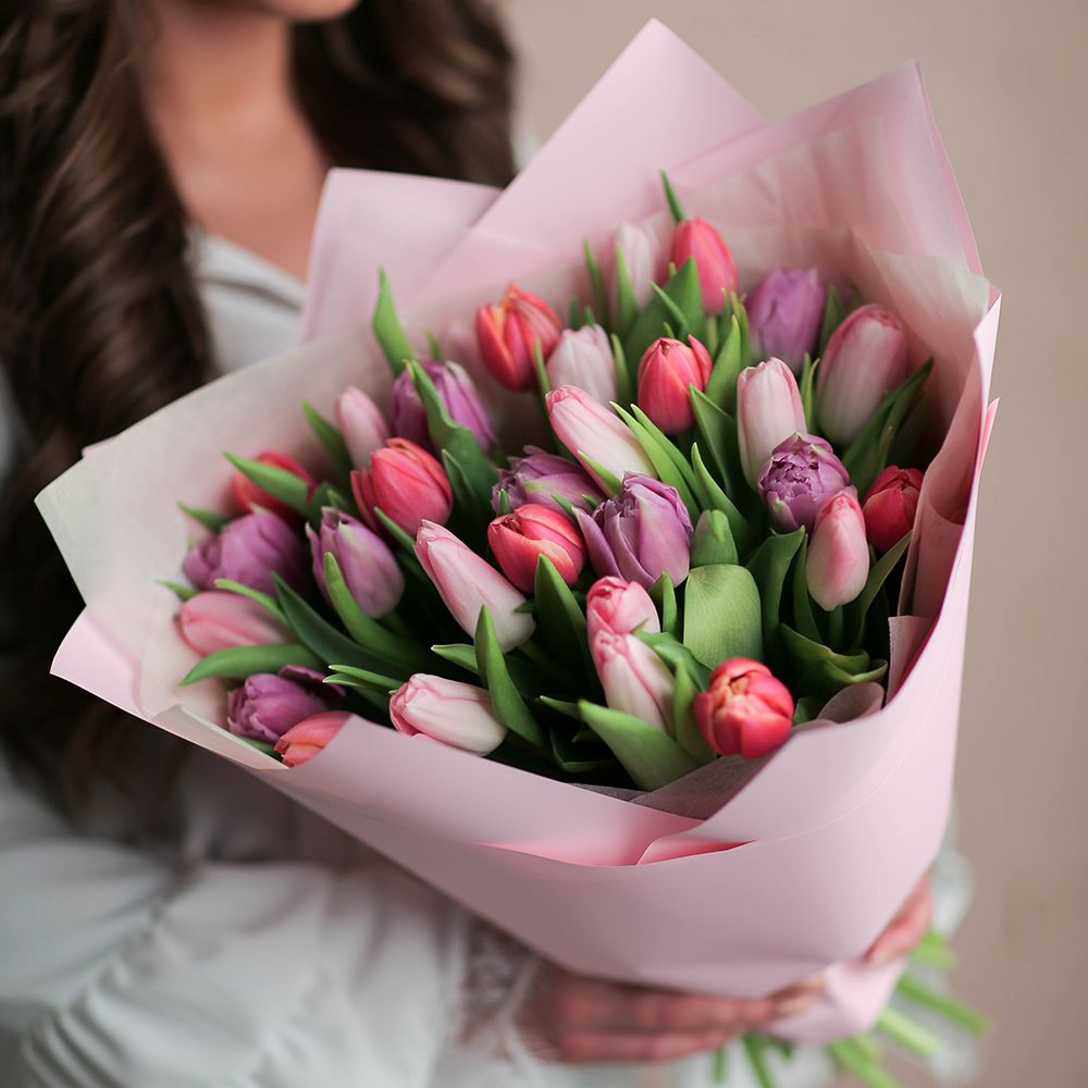 Нежный микс из тюльпанов «Velas Flo»