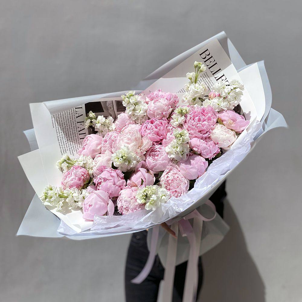 Buchet mare de bujori de autor "Roxy"