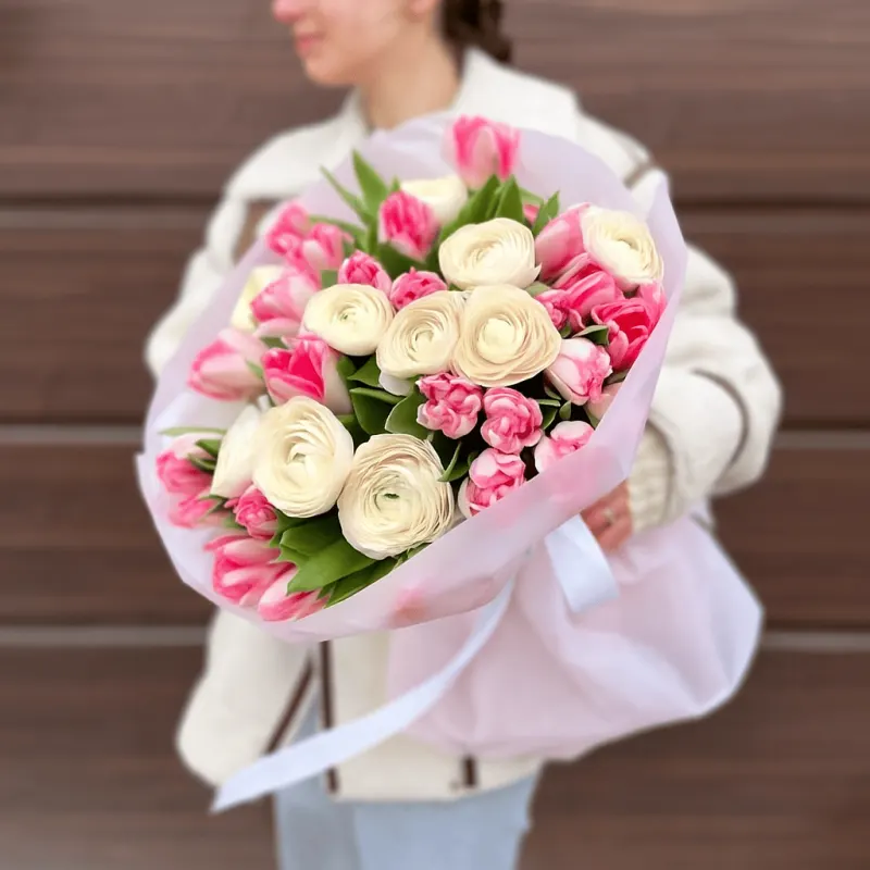 Buchet duo de ranunculus și lalele "Rosetta"