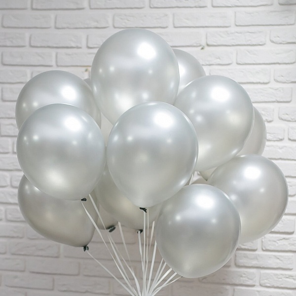 Balon argintiu cu heliu