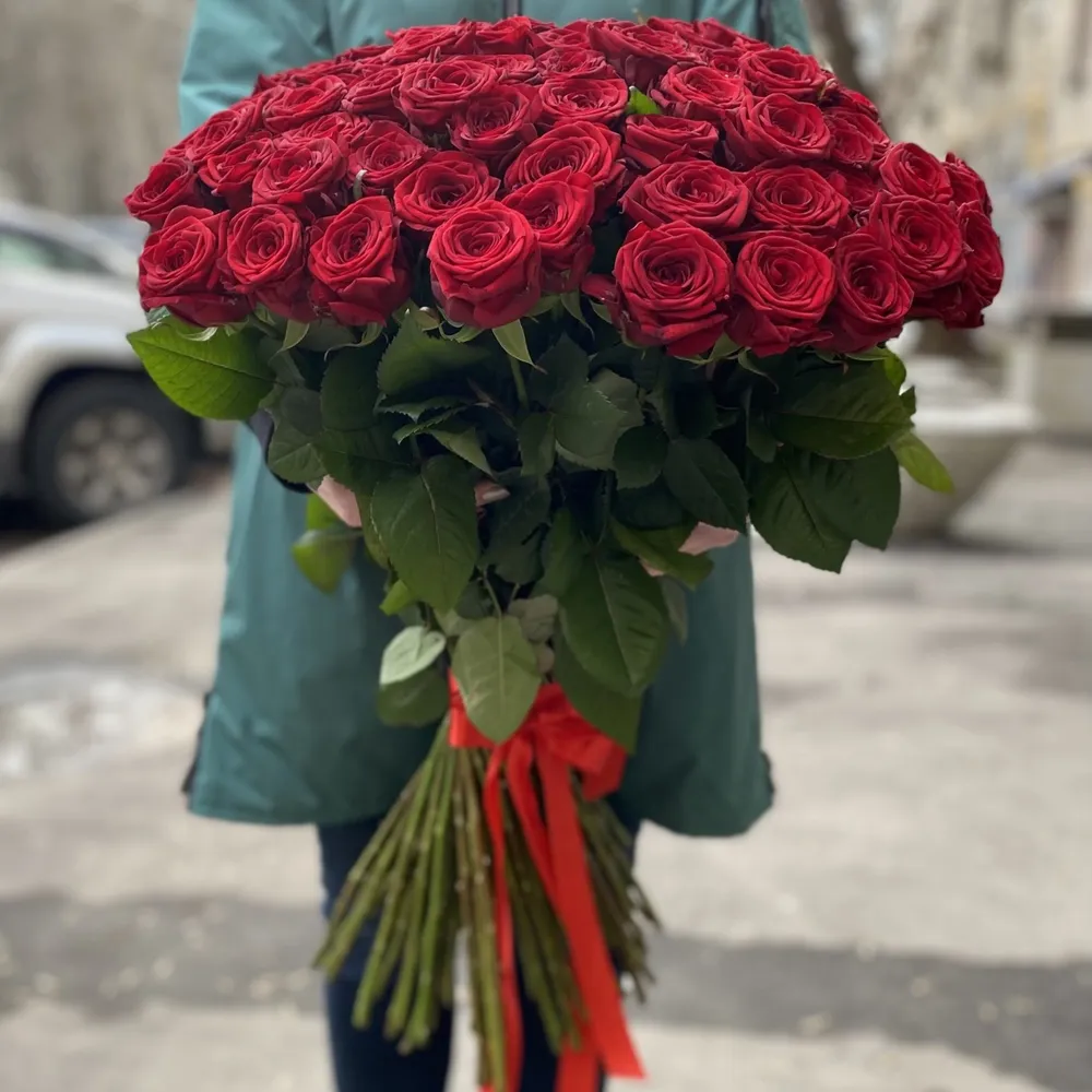101 roșii trandafiri 70
