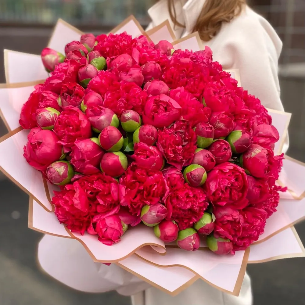 Bouquet of 101 peonies