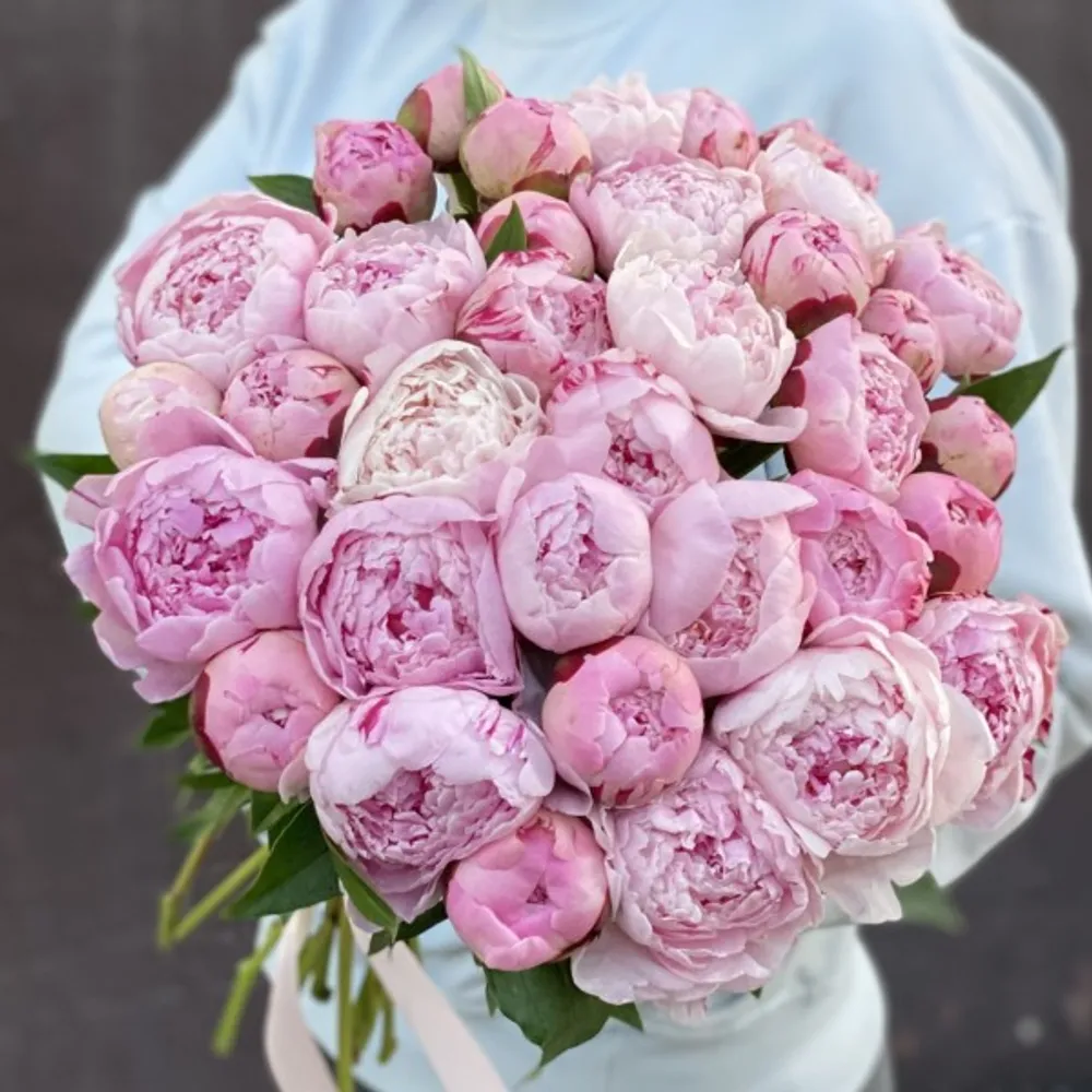 Bouquet of 11 peonies