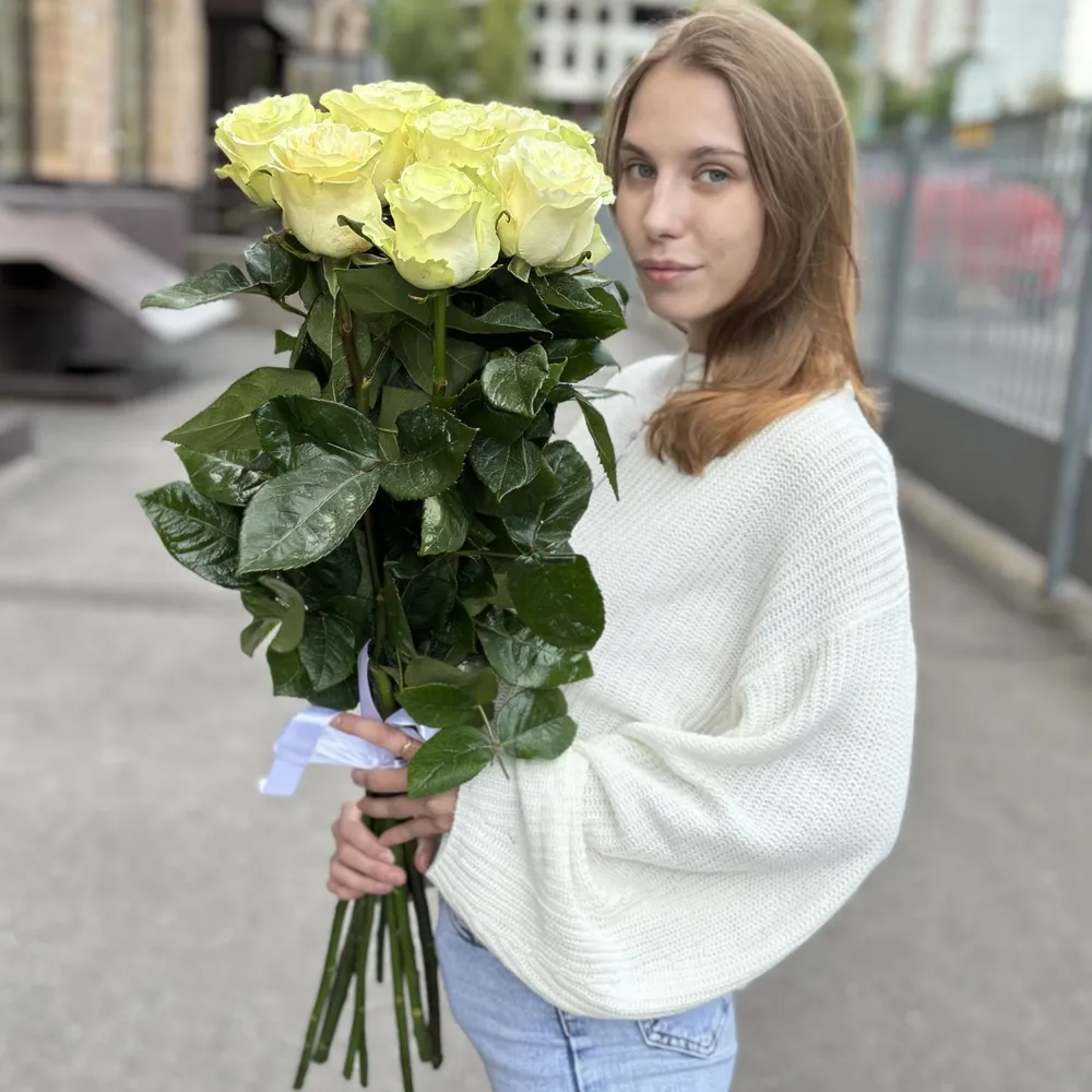 11 albi trandafiri 80