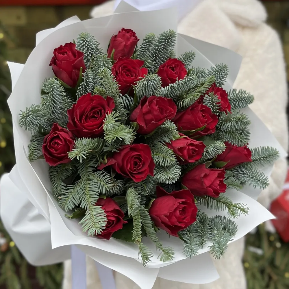15 roșii trandafiri