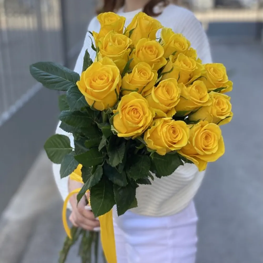 15 galbeni trandafiri 60
