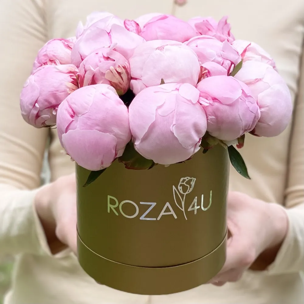 15 roz bujori în cutie