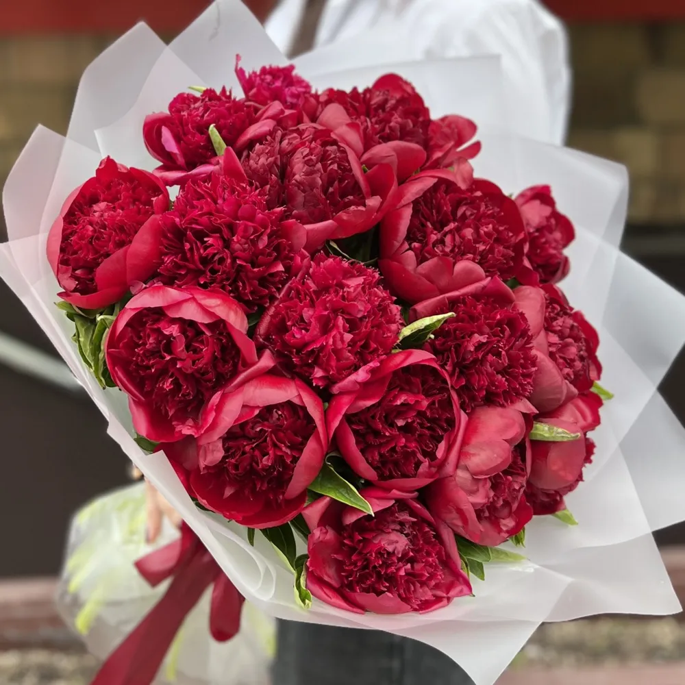 Bouquet of 17 peonies