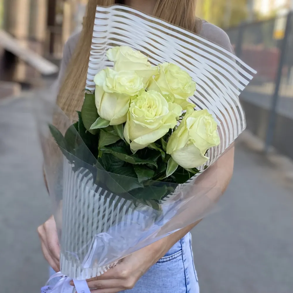 Bouquet of 5 roses