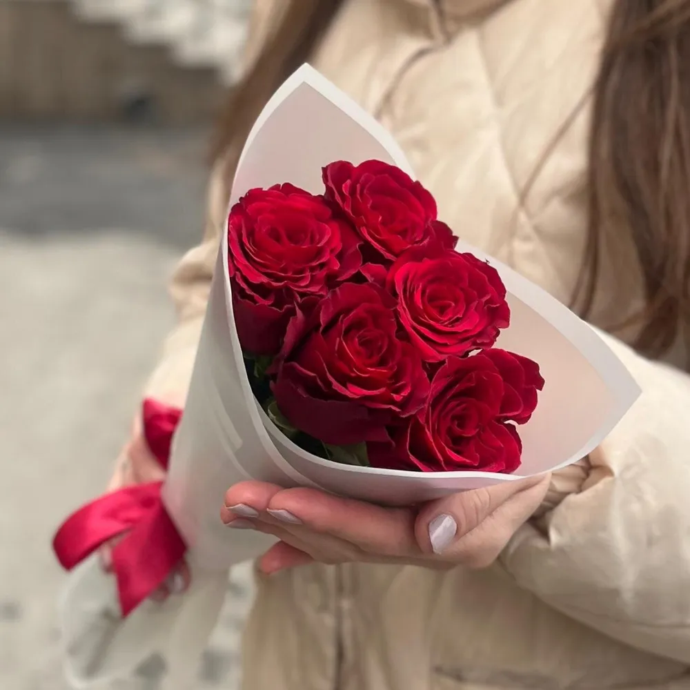 Bouquet of 5 roses
