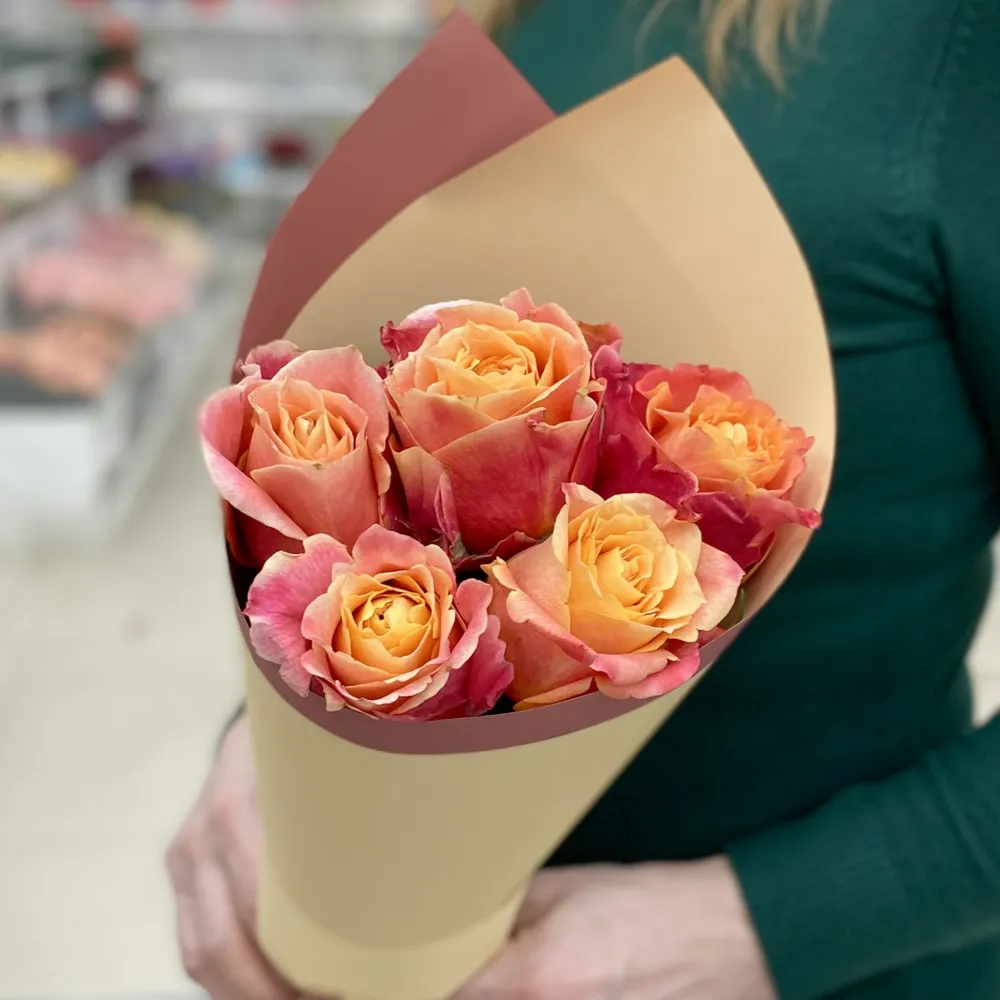 Bouquet of 5 roses