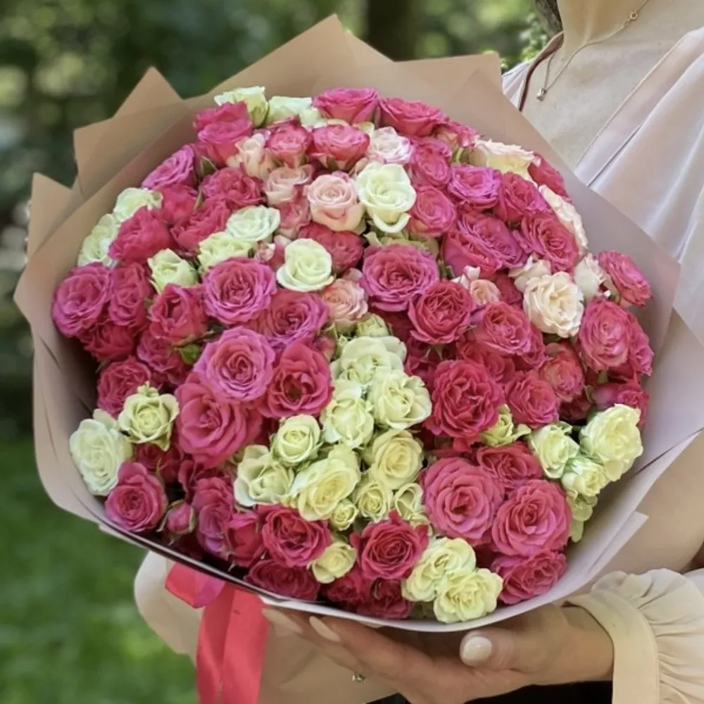 51 кустовая роза Яркий микс