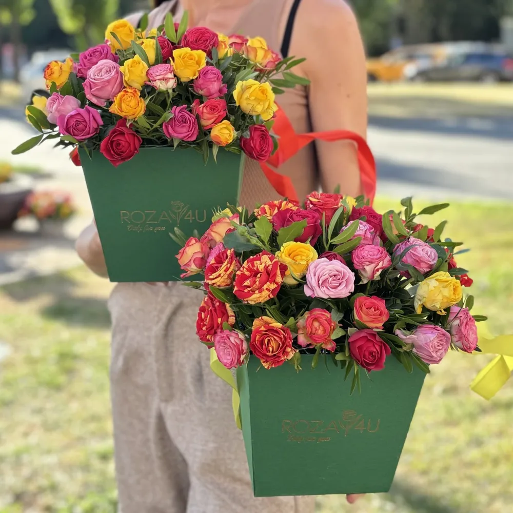 7 de tufă în stil bujor trandafiri cutie mix