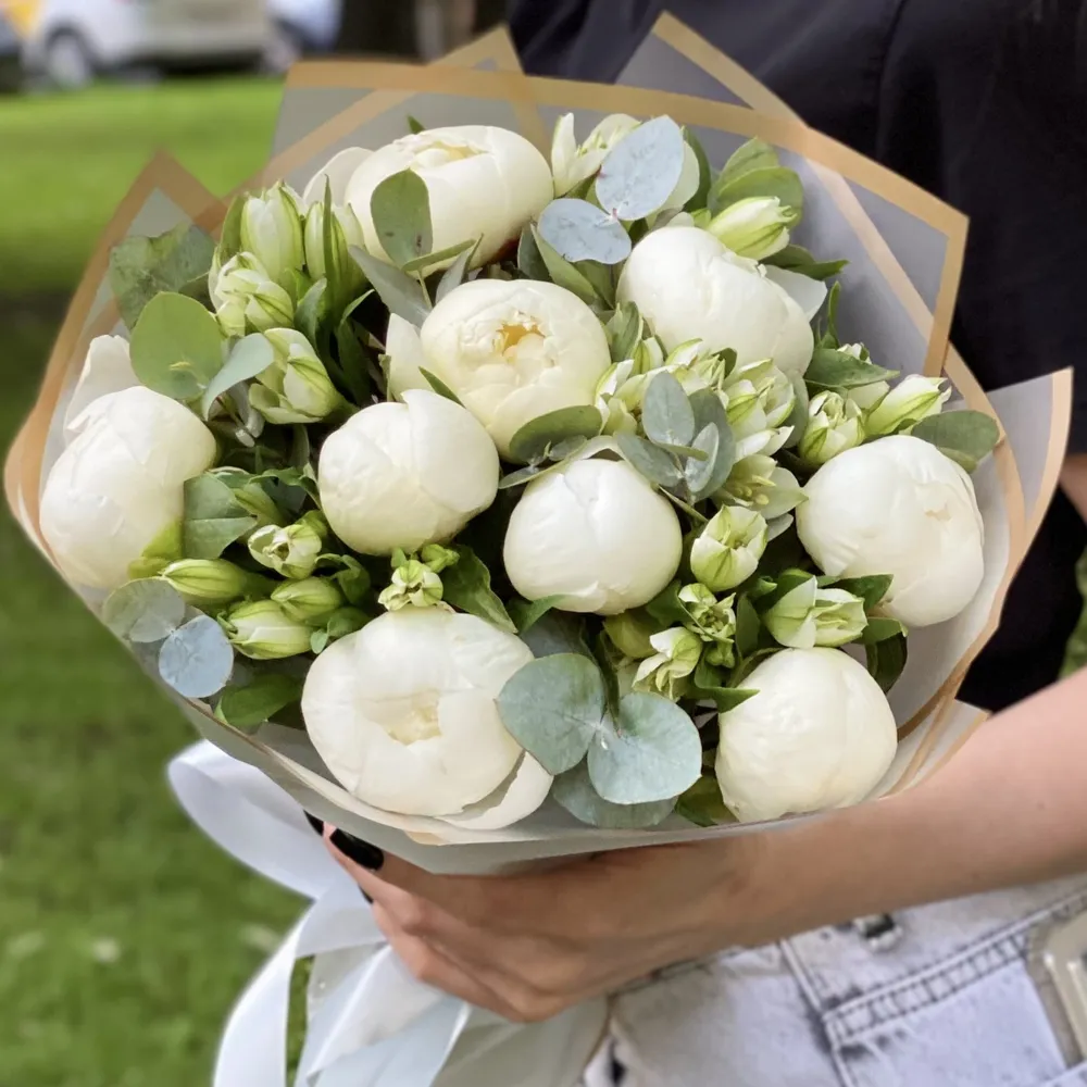 9 Buchet 9 albi bujori