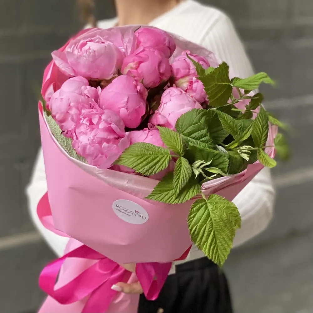 9 roz bujori