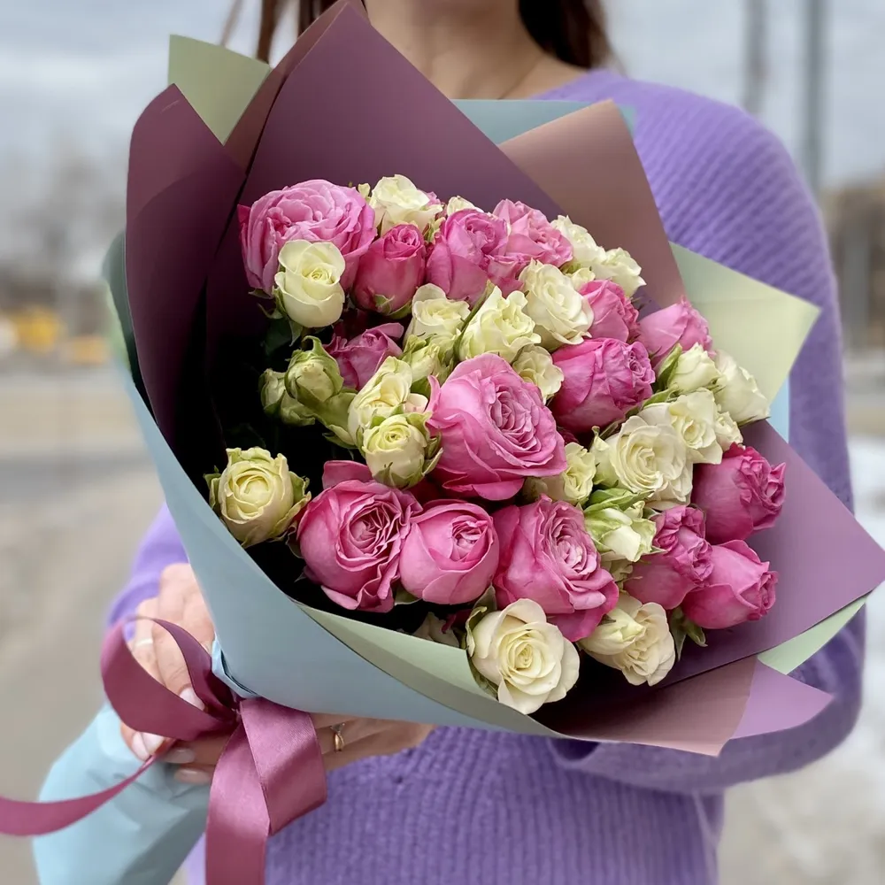 Buchet în stil bujor trandafiri