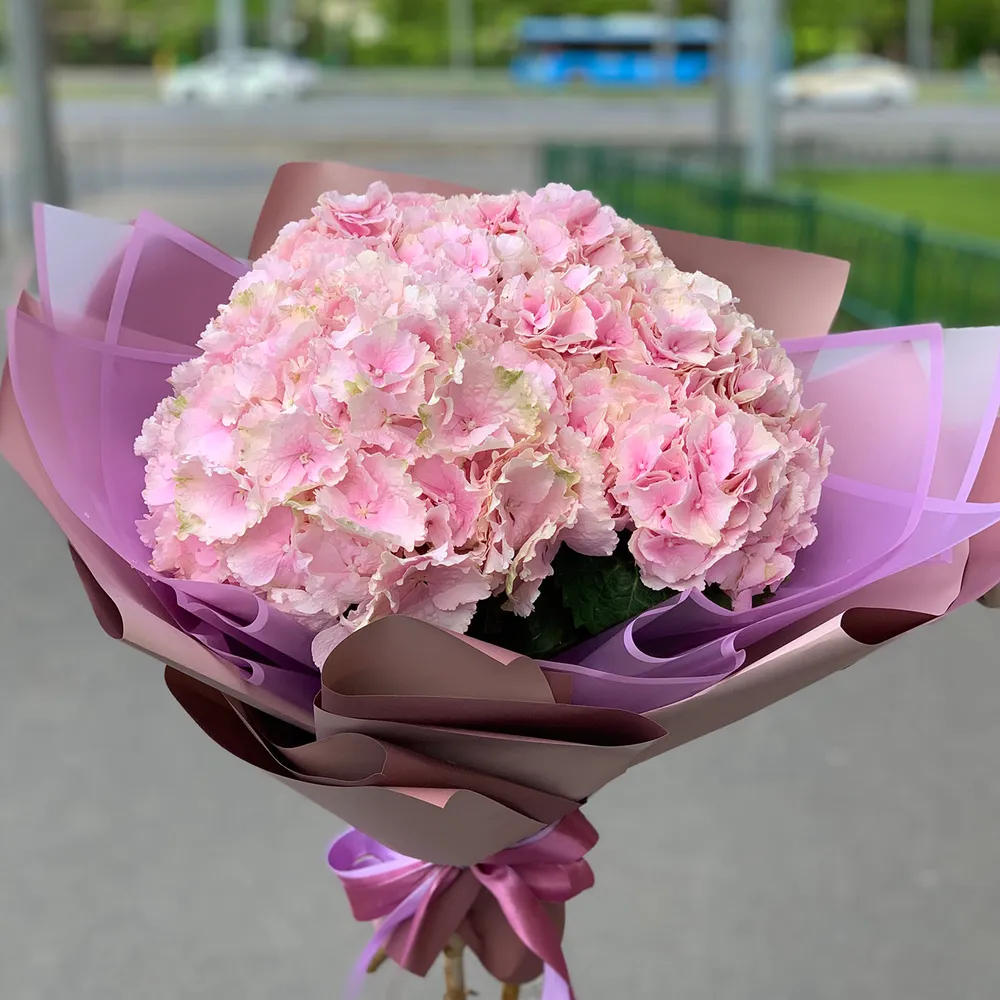 Buchet roz hortensii