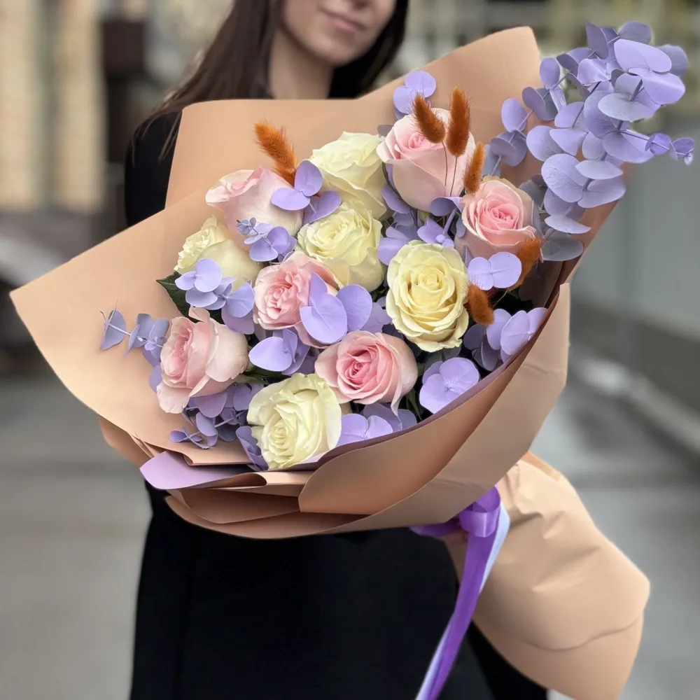 Buchet trandafiri cu dulciuri
